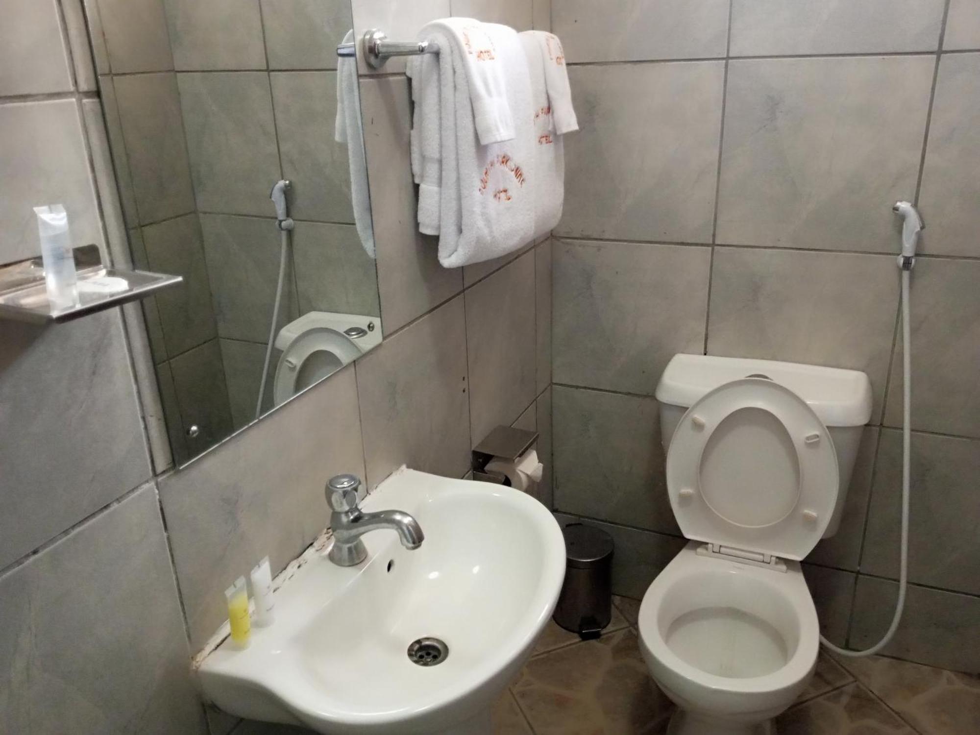Fourth Parklands Hotel Nairobi Bagian luar foto