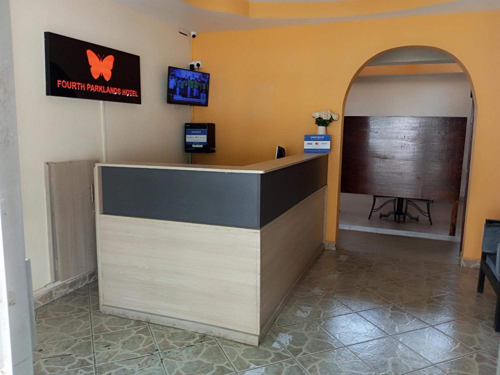 Fourth Parklands Hotel Nairobi Bagian luar foto