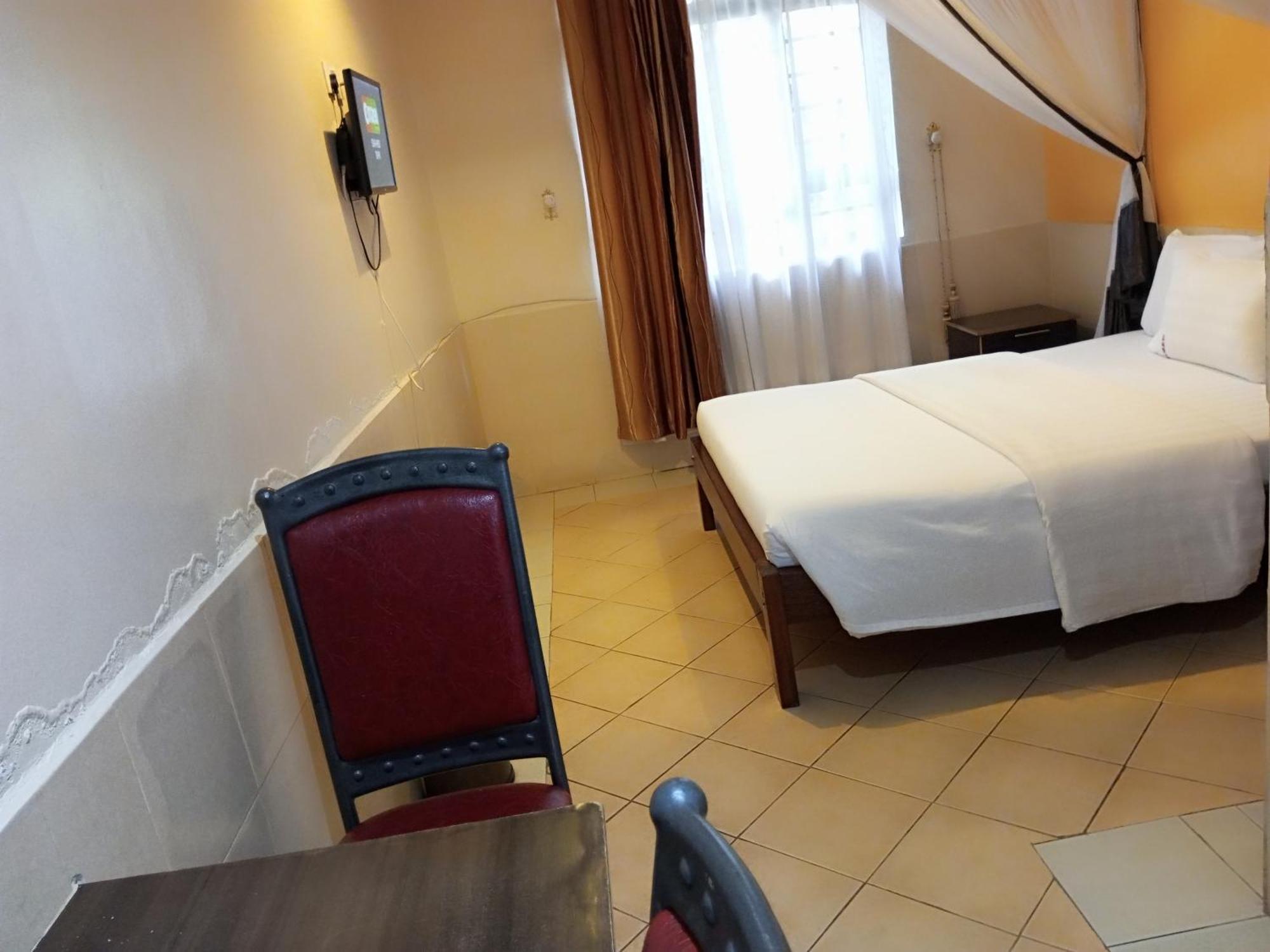Fourth Parklands Hotel Nairobi Bagian luar foto