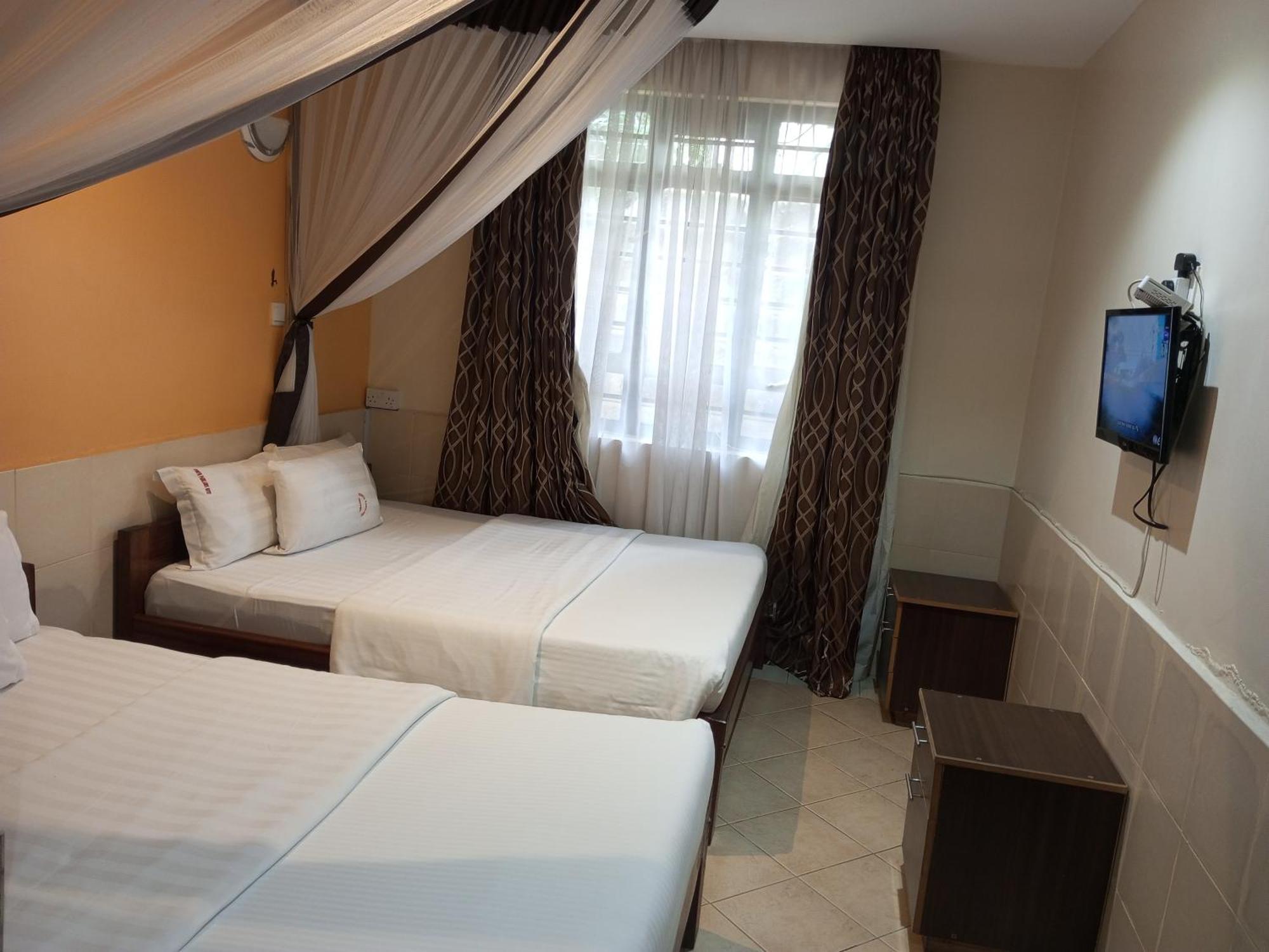 Fourth Parklands Hotel Nairobi Bagian luar foto