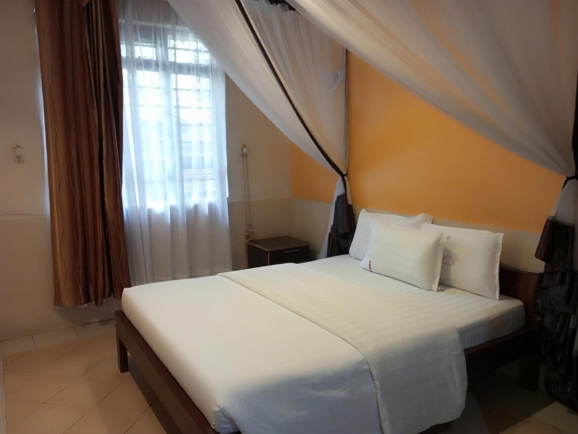 Fourth Parklands Hotel Nairobi Bagian luar foto