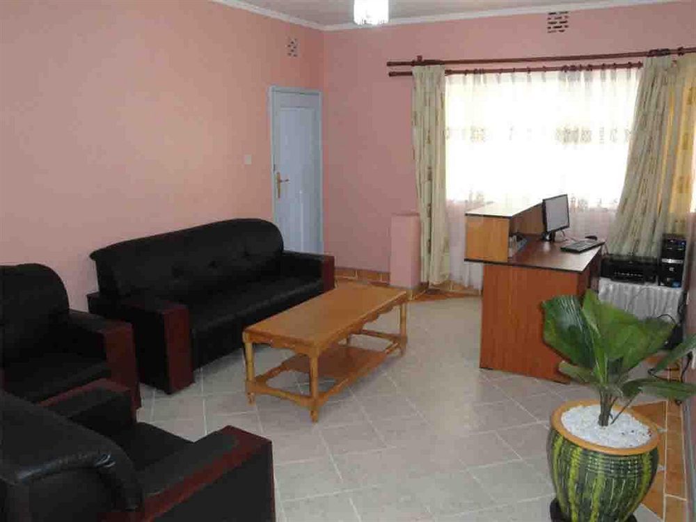 Fourth Parklands Hotel Nairobi Bagian luar foto