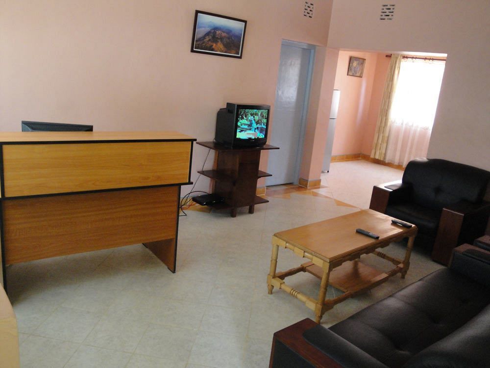 Fourth Parklands Hotel Nairobi Bagian luar foto